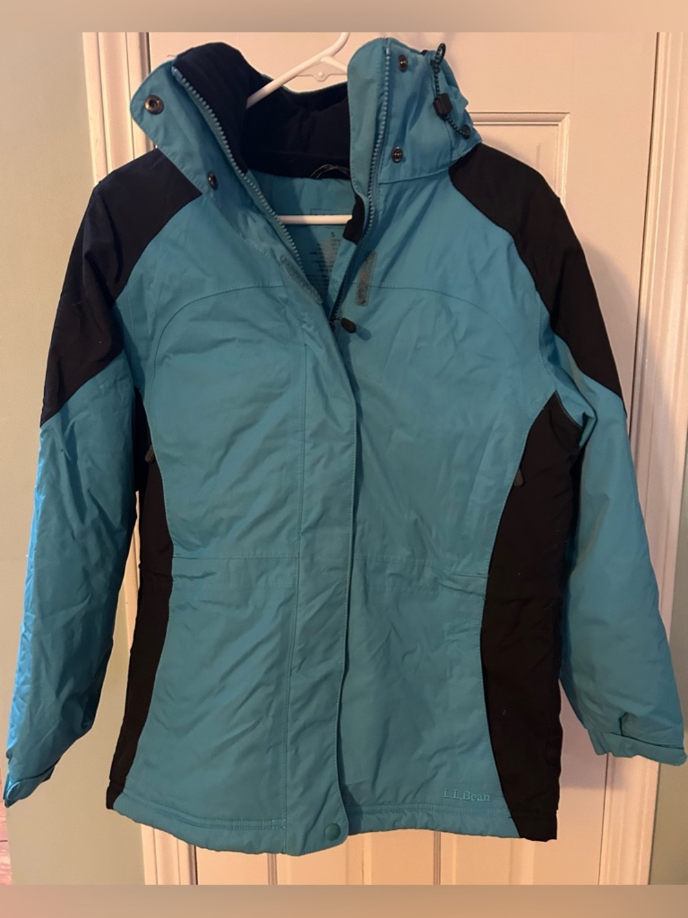 Womenβs Small L.L. Bean Aqua and Black Insulated Ski Parka Jacket